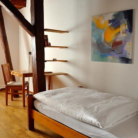 Gastezimmer Am Hof Frankfurt pe Main Exterior foto